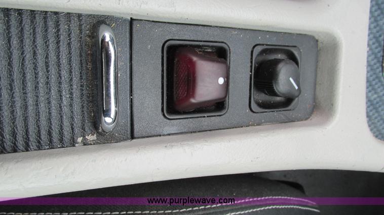 image for item AY9945 1999 Mercedes Benz SLK230 Kompressor convertible