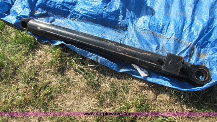 image for item AY9951 Hydraulic cylinder