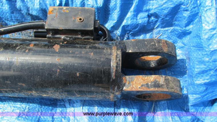 image for item AY9951 Hydraulic cylinder