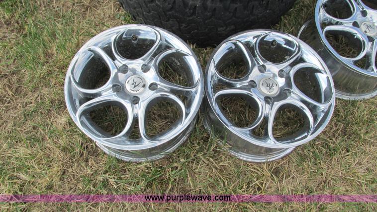 image for item AY9954 Assorted tires and wheels
