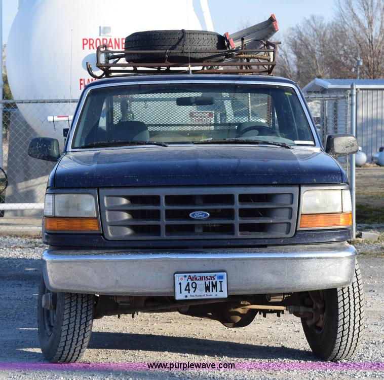 image for item BA9904 1994 Ford F250 XL utility truck
