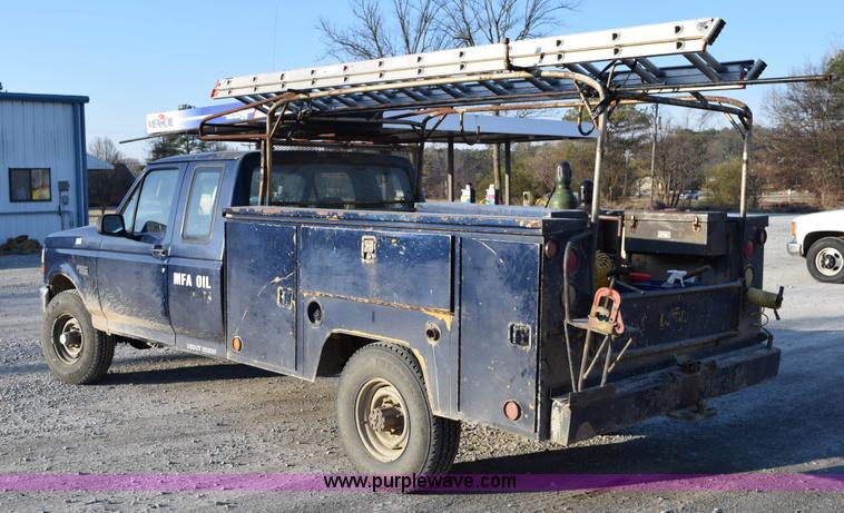 image for item BA9904 1994 Ford F250 XL utility truck