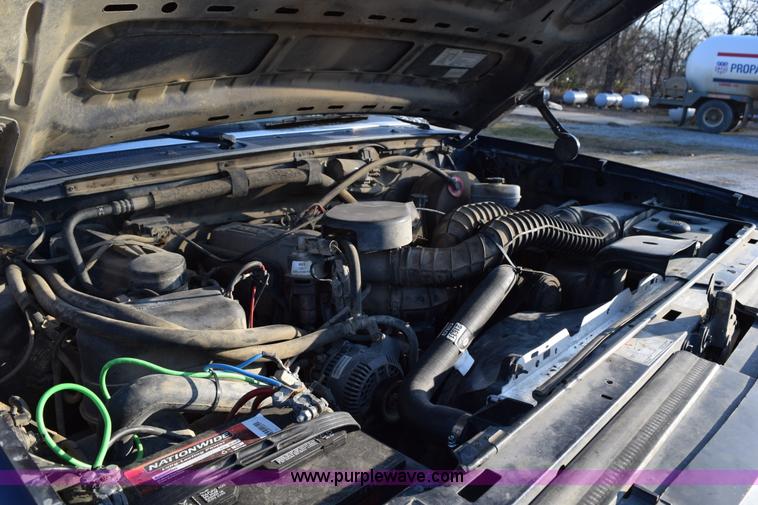 image for item BA9904 1994 Ford F250 XL utility truck