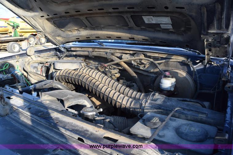 image for item BA9904 1994 Ford F250 XL utility truck