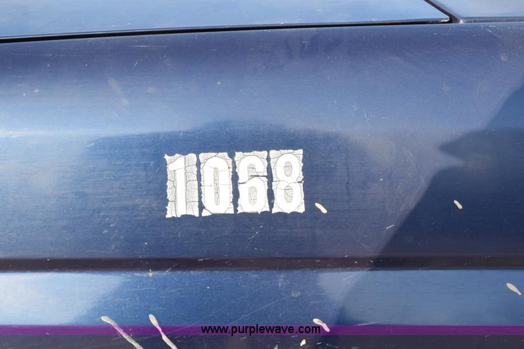 image for item BA9904 1994 Ford F250 XL utility truck