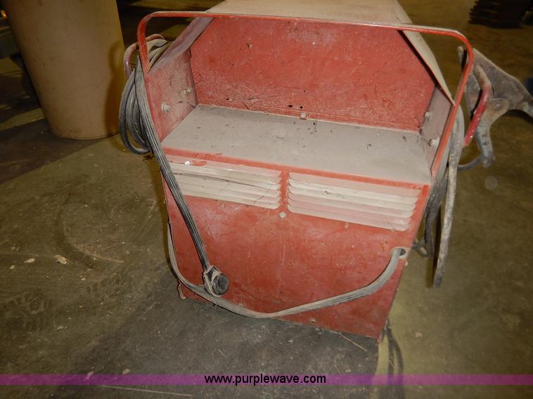 image for item BC9509 Lincoln AC-225-8 Linc welder