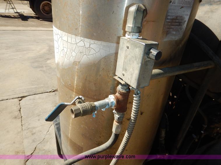 image for item BO9453 Hi-Flo steam pressure washer