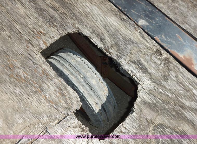 image for item BO9454 Tilt deck utility trailer