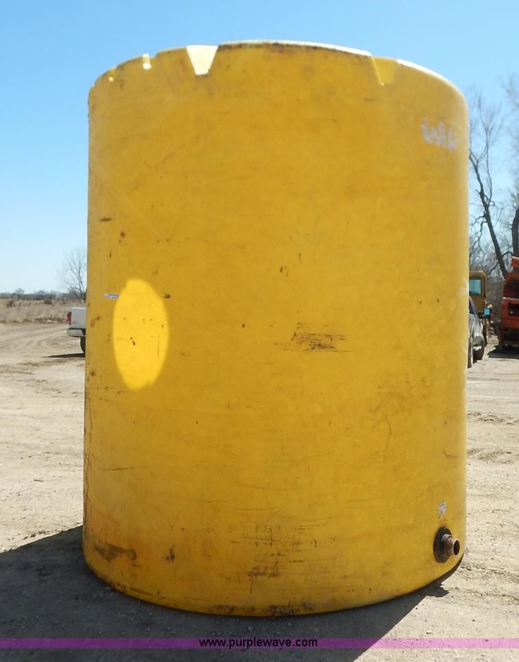 image for item BO9455 3,000 gallon poly tank