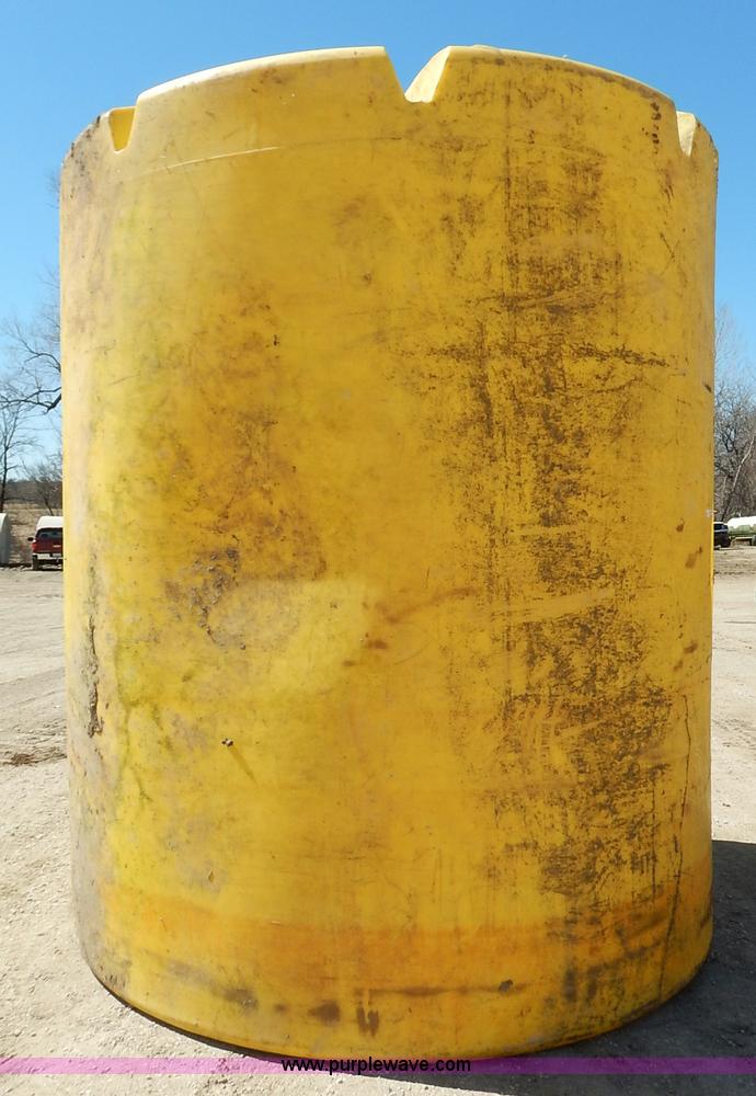 image for item BO9455 3,000 gallon poly tank