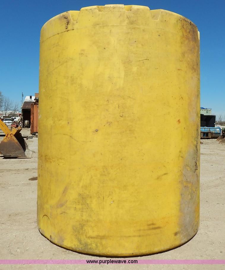 image for item BO9455 3,000 gallon poly tank