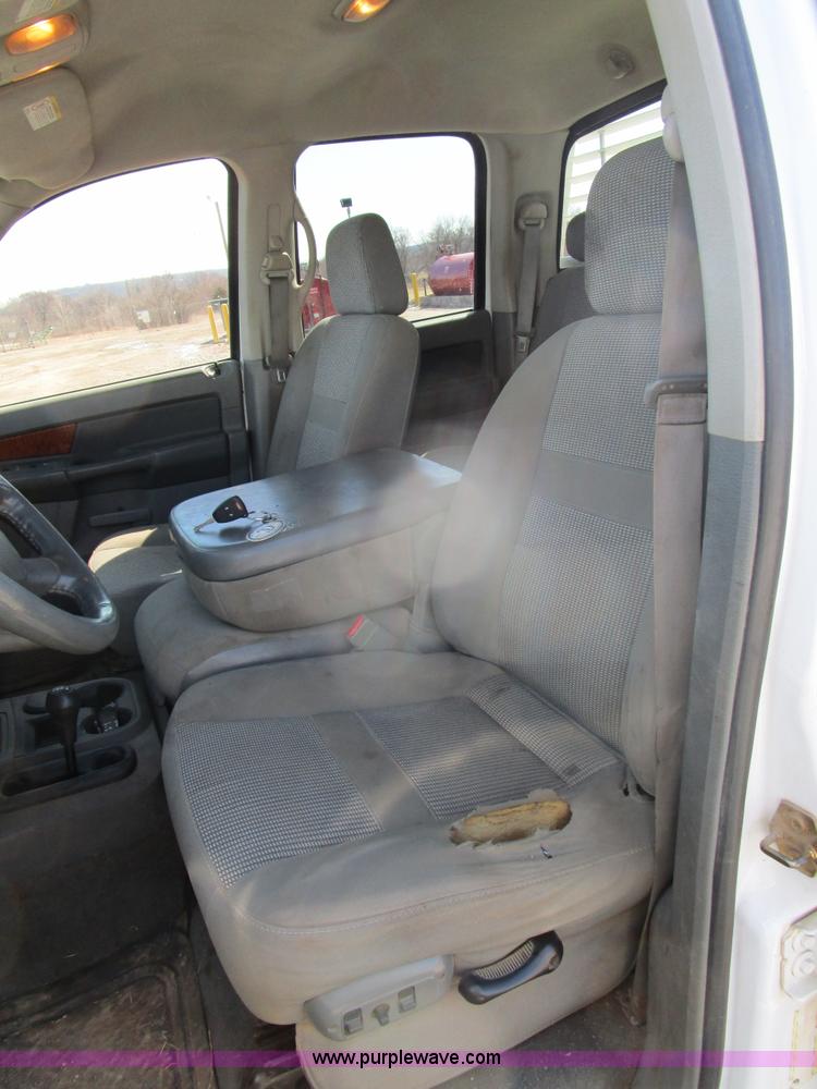 image for item D2327 2006 Dodge Ram 2500 pickup truck