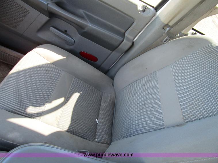 image for item D2327 2006 Dodge Ram 2500 pickup truck