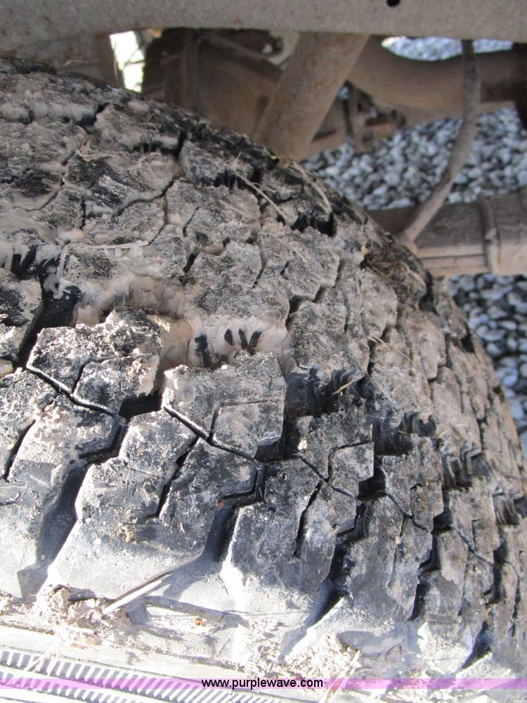 image for item D2328 2001 Ford F150 XLT pickup truck