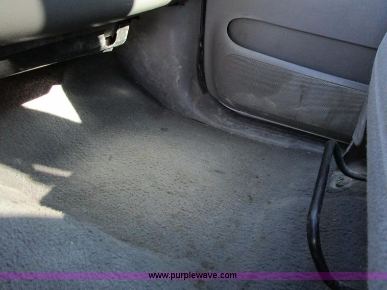 image for item D2328 2001 Ford F150 XLT pickup truck