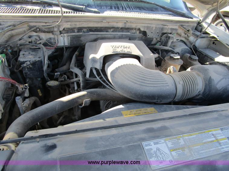 image for item D2328 2001 Ford F150 XLT pickup truck