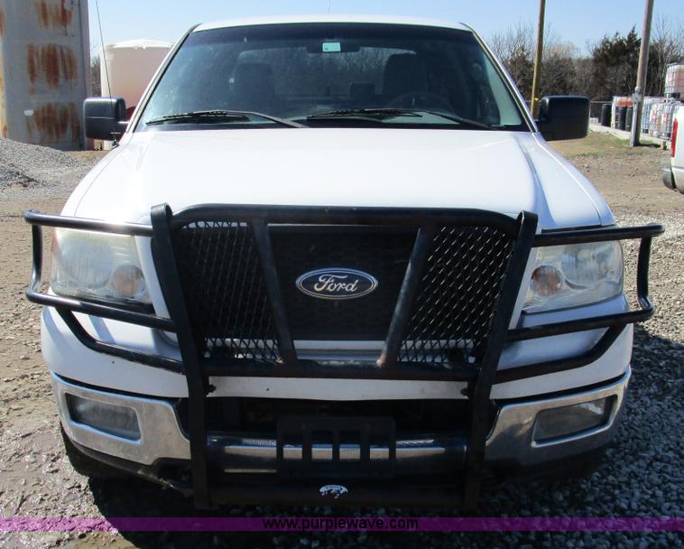 image for item D2329 2004 Ford F150 XLT pickup truck