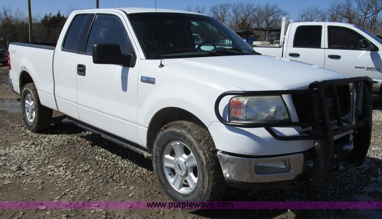 image for item D2329 2004 Ford F150 XLT pickup truck