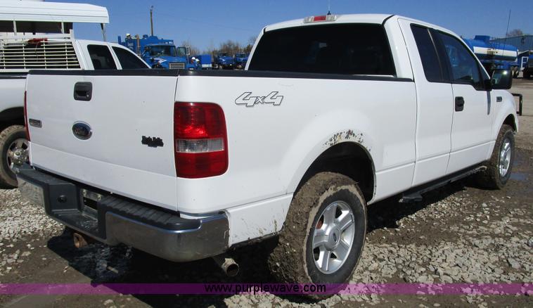 image for item D2329 2004 Ford F150 XLT pickup truck