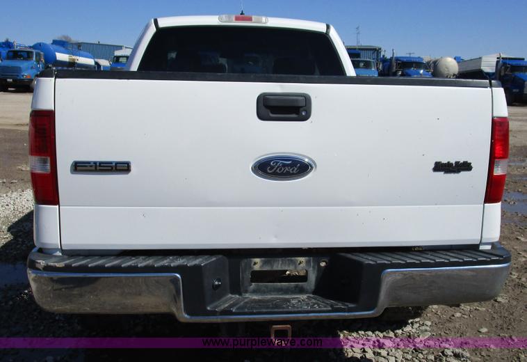 image for item D2329 2004 Ford F150 XLT pickup truck
