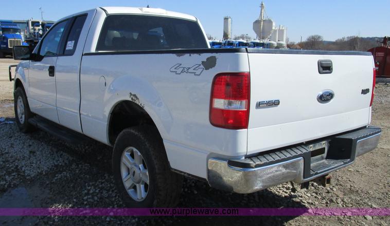 image for item D2329 2004 Ford F150 XLT pickup truck