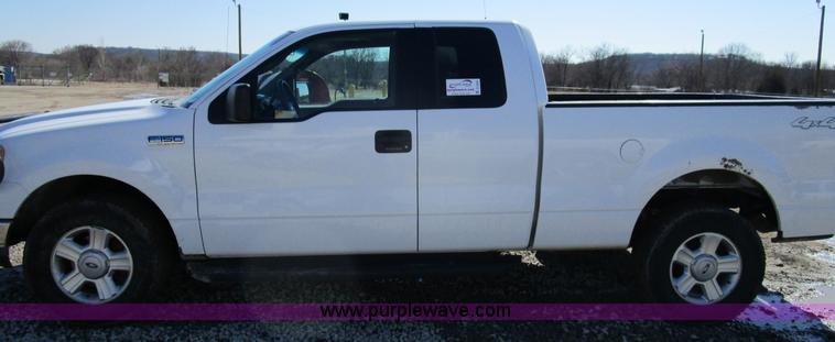 image for item D2329 2004 Ford F150 XLT pickup truck