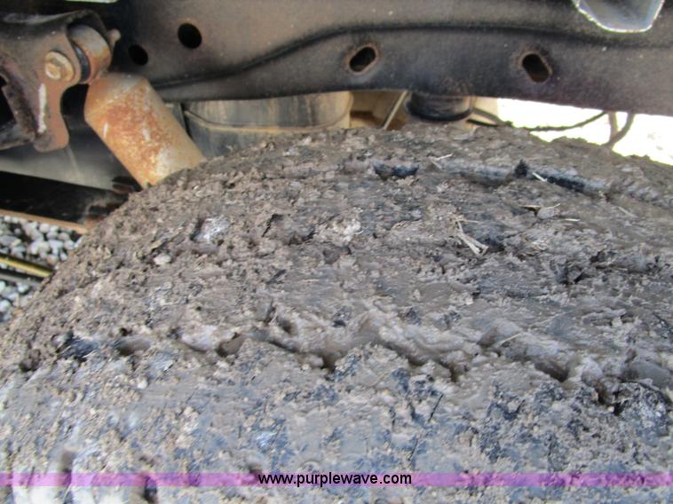 image for item D2329 2004 Ford F150 XLT pickup truck