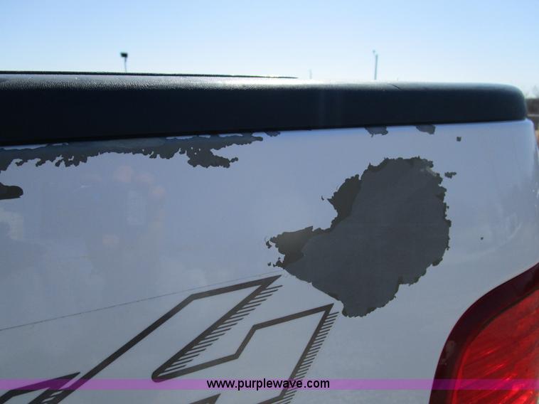 image for item D2329 2004 Ford F150 XLT pickup truck