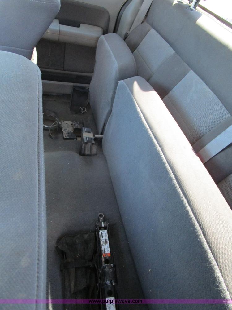 image for item D2329 2004 Ford F150 XLT pickup truck