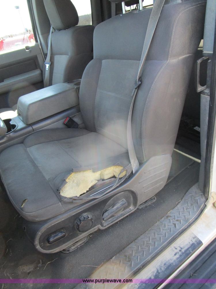 image for item D2329 2004 Ford F150 XLT pickup truck