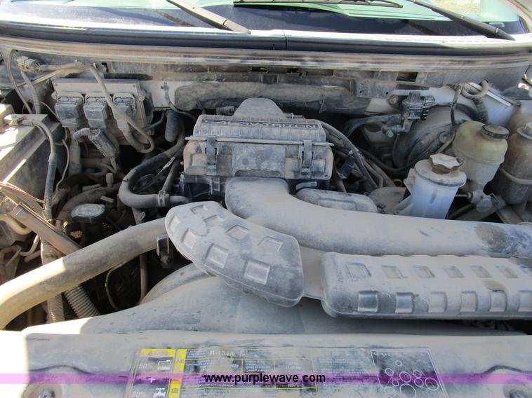 image for item D2329 2004 Ford F150 XLT pickup truck