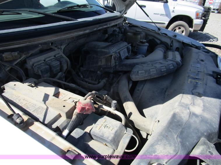 image for item D2329 2004 Ford F150 XLT pickup truck