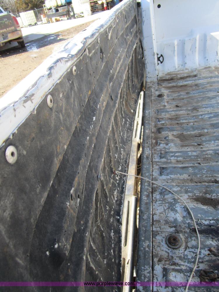 image for item D2331 2007 Ford F250 XL pickup truck