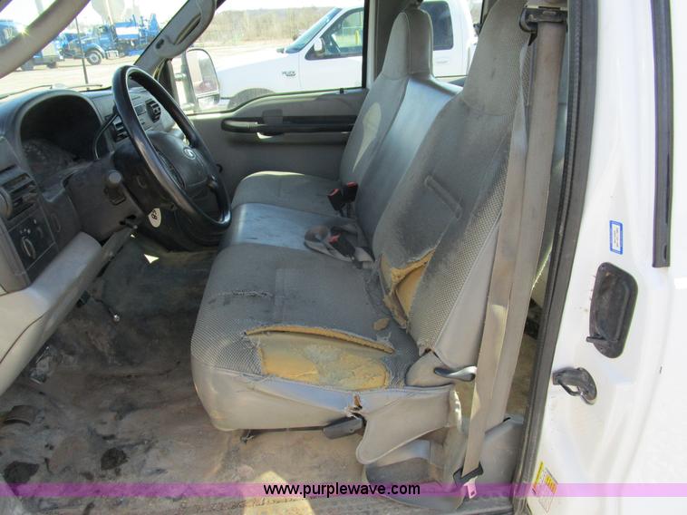 image for item D2331 2007 Ford F250 XL pickup truck