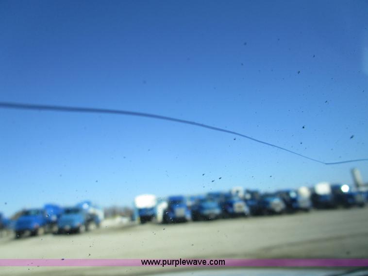 image for item D2331 2007 Ford F250 XL pickup truck