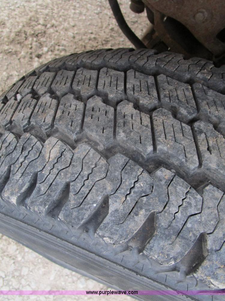 image for item D2393 2006 Ford F250 Super Duty XLT pickup truck