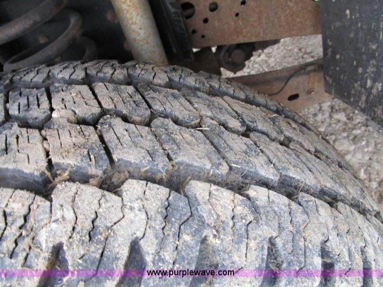 image for item D2393 2006 Ford F250 Super Duty XLT pickup truck