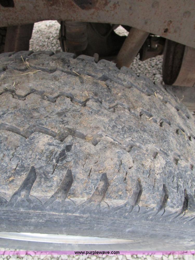 image for item D2393 2006 Ford F250 Super Duty XLT pickup truck