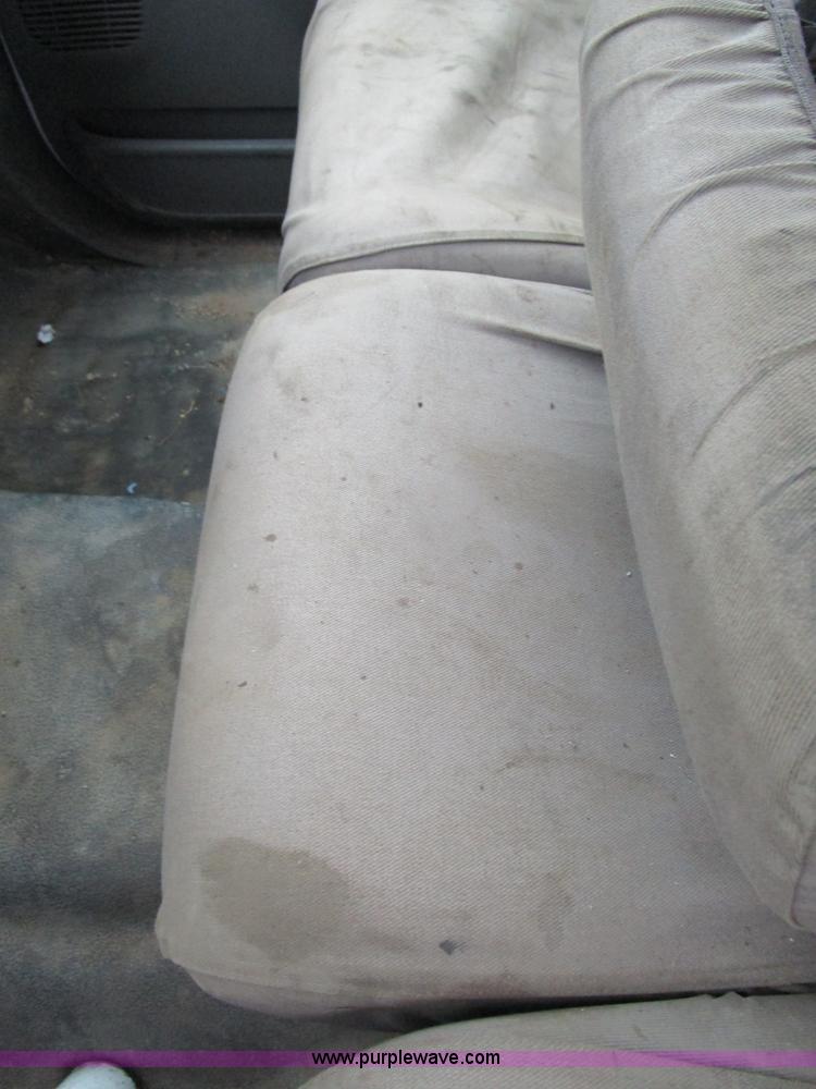 image for item D2393 2006 Ford F250 Super Duty XLT pickup truck