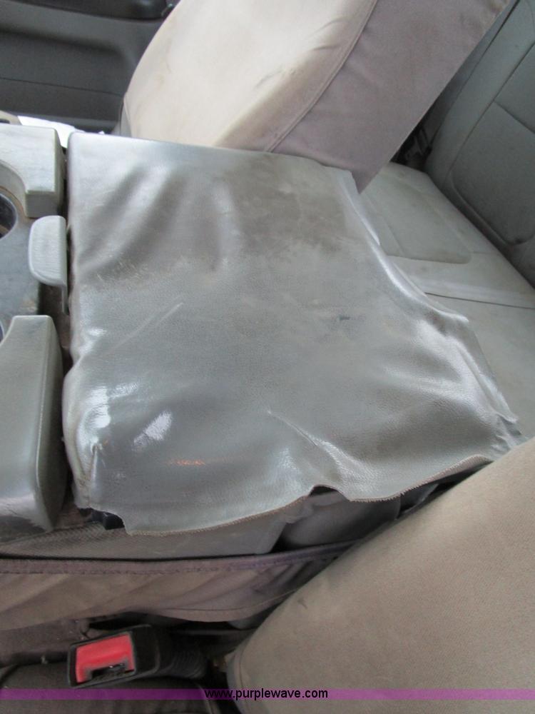 image for item D2393 2006 Ford F250 Super Duty XLT pickup truck