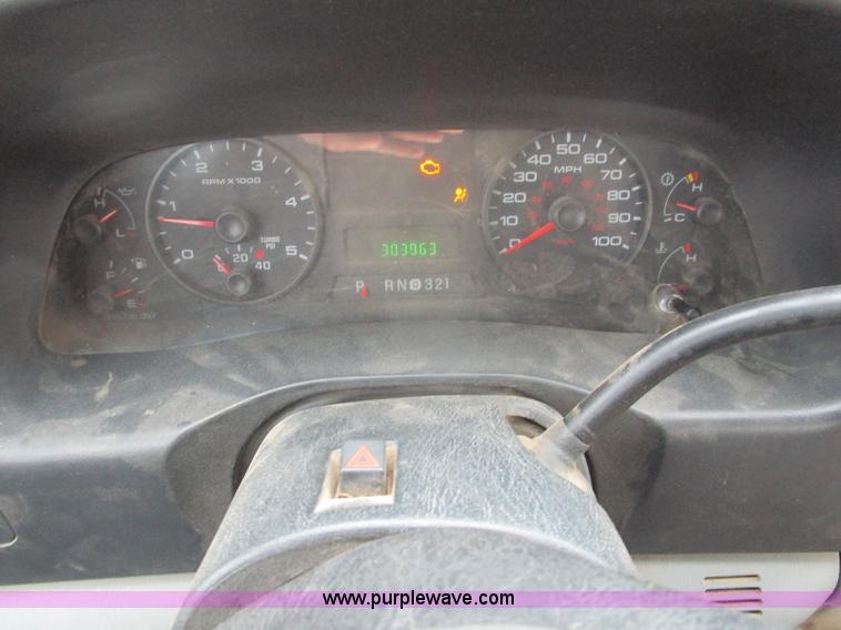 image for item D2393 2006 Ford F250 Super Duty XLT pickup truck