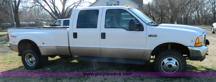 image for item D6120 1999 Ford F350 pickup truck