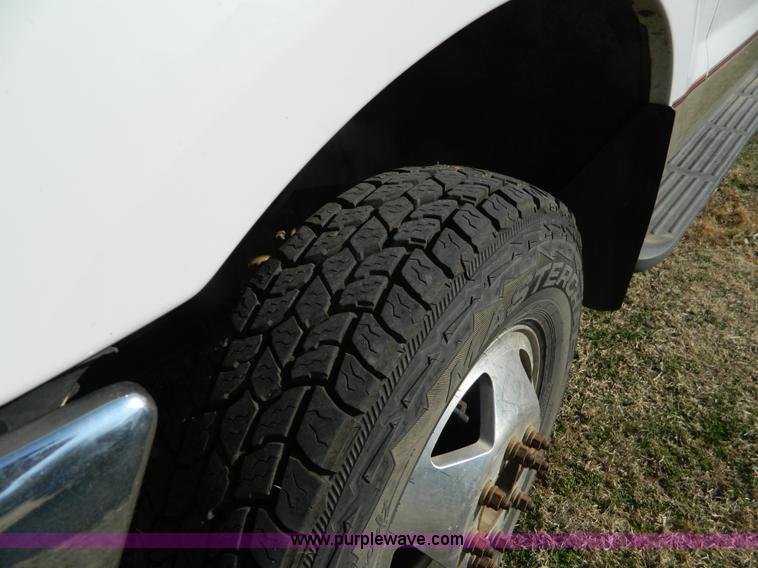 image for item D6120 1999 Ford F350 pickup truck