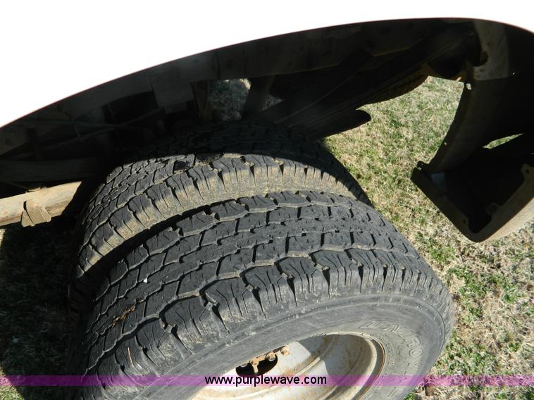 image for item D6120 1999 Ford F350 pickup truck