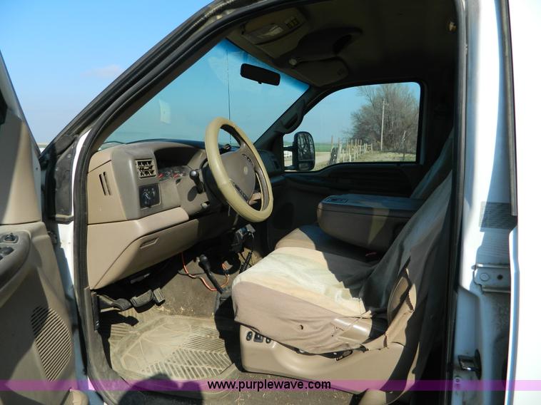 image for item D6120 1999 Ford F350 pickup truck