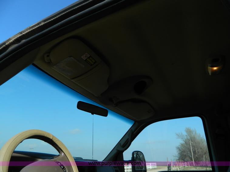 image for item D6120 1999 Ford F350 pickup truck