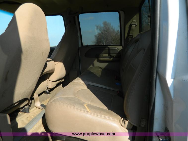 image for item D6120 1999 Ford F350 pickup truck