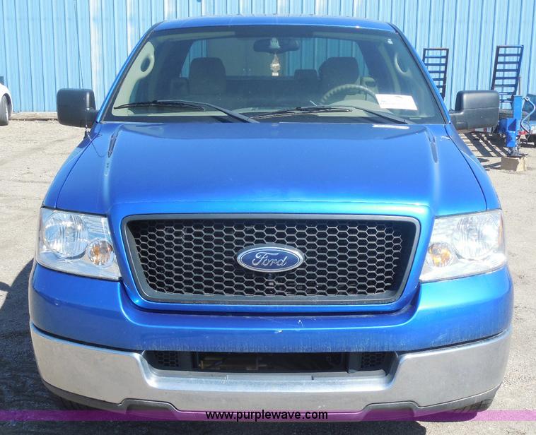 image for item E6310 2005 Ford F150 SuperCab pickup truck