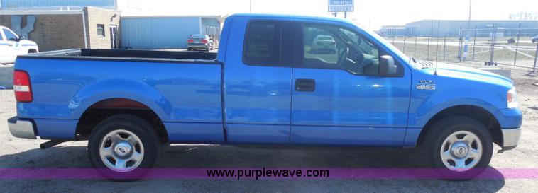 image for item E6310 2005 Ford F150 SuperCab pickup truck