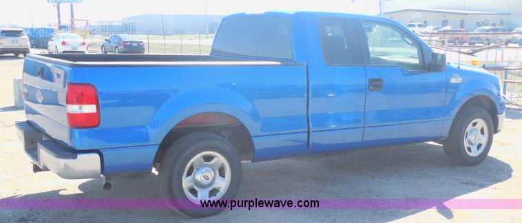 image for item E6310 2005 Ford F150 SuperCab pickup truck